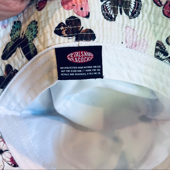 NWOT Petals and Peacocks~ Bucket Hat ~ light weight , w/ Butterflies - Picture 5 of 5